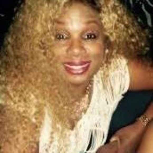 Meet your Posher, Cynthia - Picture 1 of 1